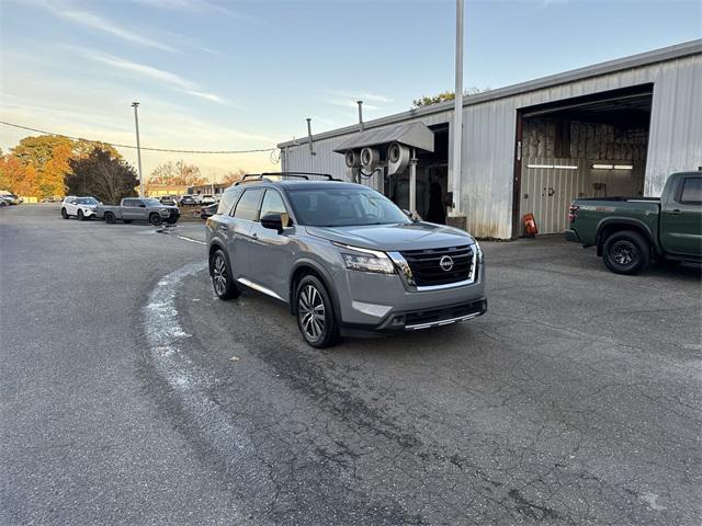 2022 Nissan Pathfinder Platinum 2WD 2022 Nissan Pathfinder Platinum 2WD