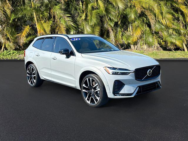 2024 Volvo XC60 B5 Ultimate Dark Theme