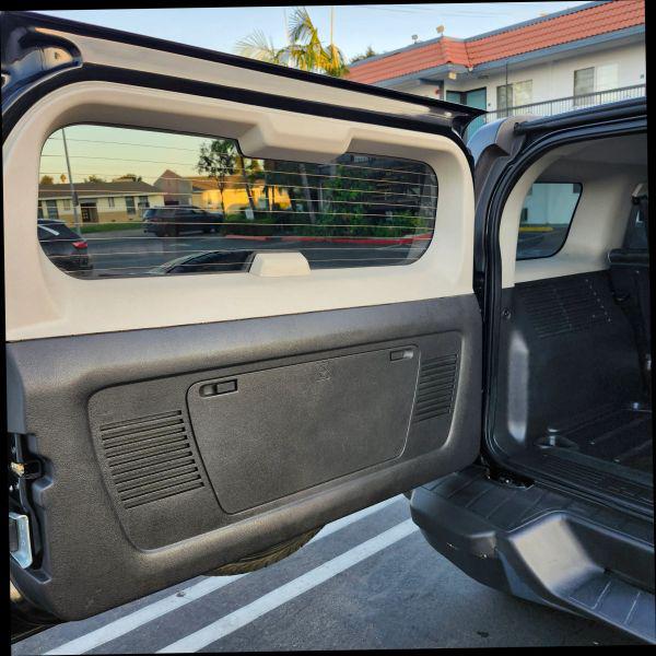 2006 HUMMER H3 Base