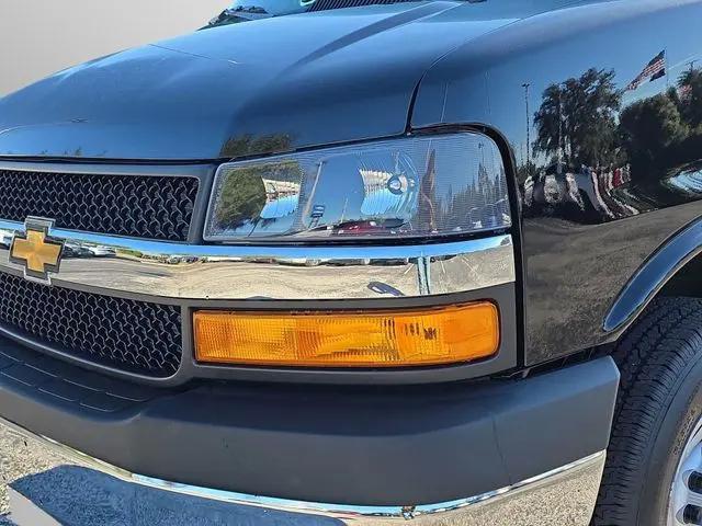 2025 Chevrolet Express Cargo Van RWD 2500 Regular Wheelbase WT