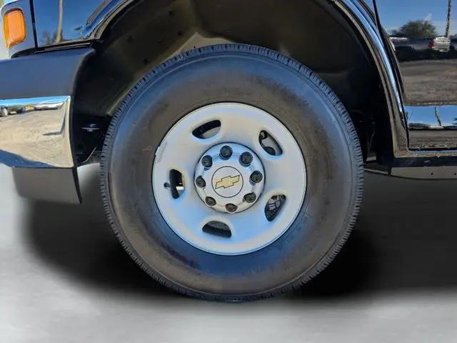 2025 Chevrolet Express Cargo Van RWD 2500 Regular Wheelbase WT