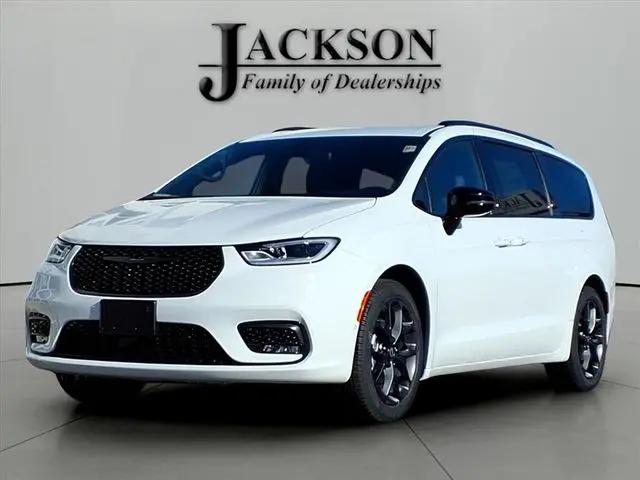 2026 Chrysler Pacifica Select for sale in Sullivan, IL