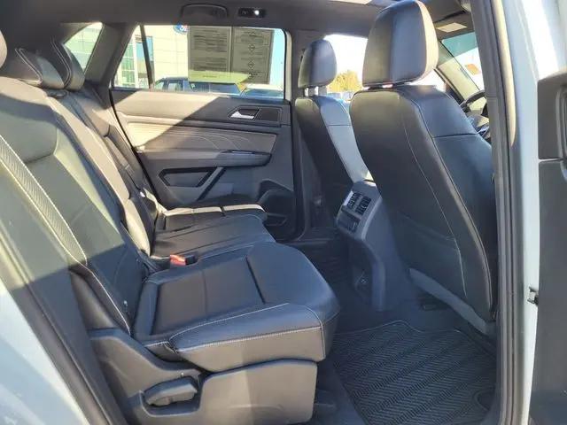2022 Volkswagen Atlas Cross Sport 3.6L V6 SEL R-Line