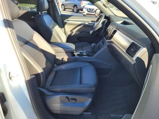 2022 Volkswagen Atlas Cross Sport 3.6L V6 SEL R-Line