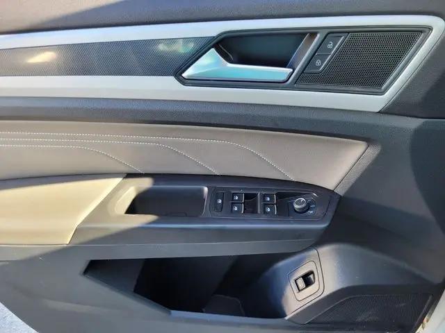 2022 Volkswagen Atlas Cross Sport 3.6L V6 SEL R-Line