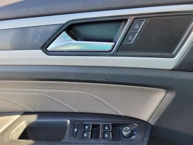 2022 Volkswagen Atlas Cross Sport 3.6L V6 SEL R-Line