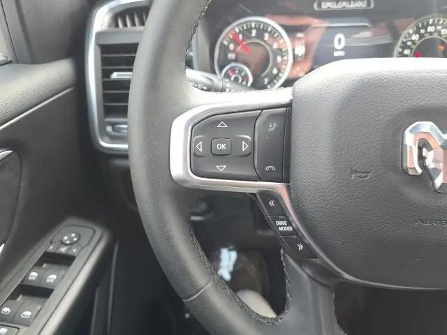 2025 Ram 1500 Big Horn Crew Cab 4x4 5'7" Box