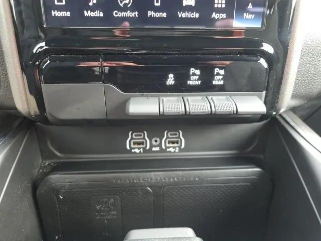 2025 Ram 1500 Big Horn Crew Cab 4x4 5'7" Box