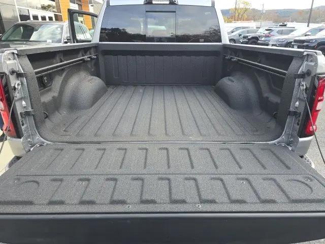 2025 Ram 1500 Big Horn Crew Cab 4x4 5'7" Box