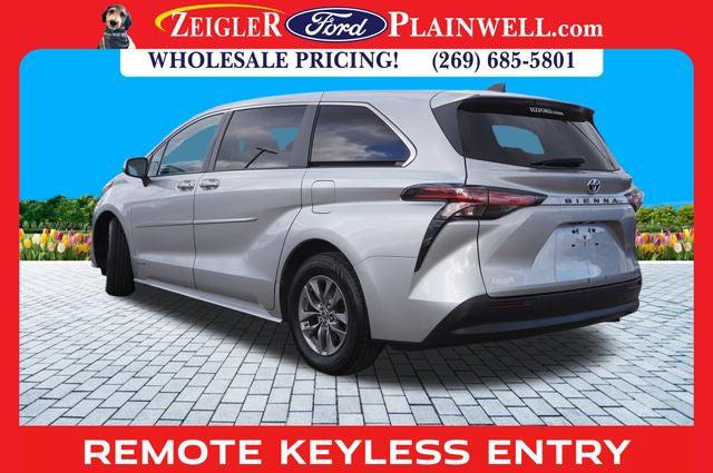 2021 Toyota Sienna LE