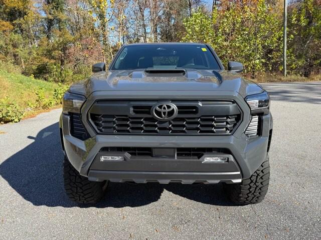 2025 Toyota Tacoma Lifted TRD Sport