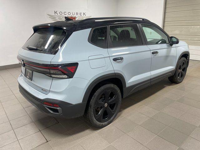 2026 Volkswagen Taos SE Black