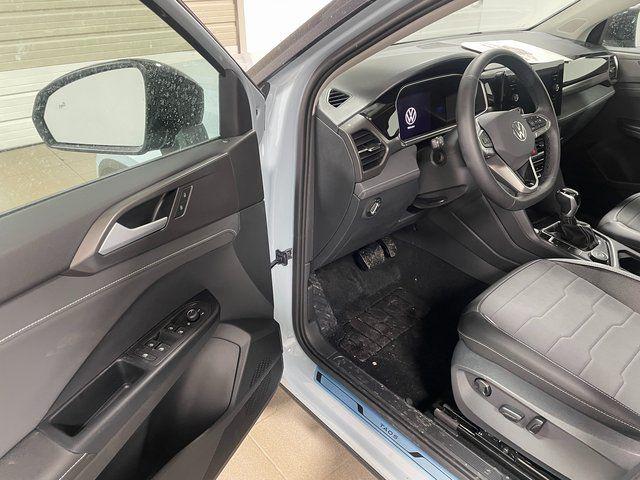 2026 Volkswagen Taos SE Black