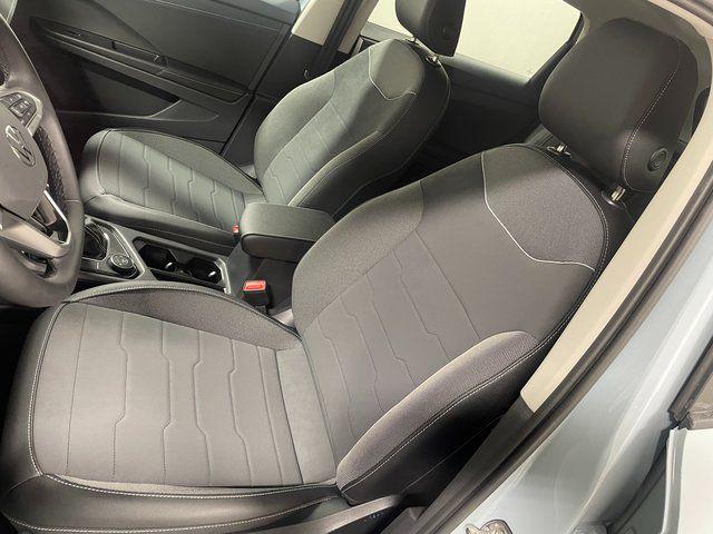 2026 Volkswagen Taos SE Black
