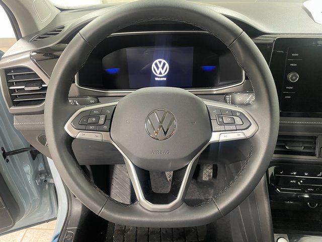 2026 Volkswagen Taos SE Black