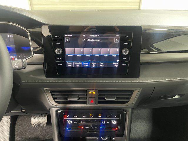 2026 Volkswagen Taos SE Black