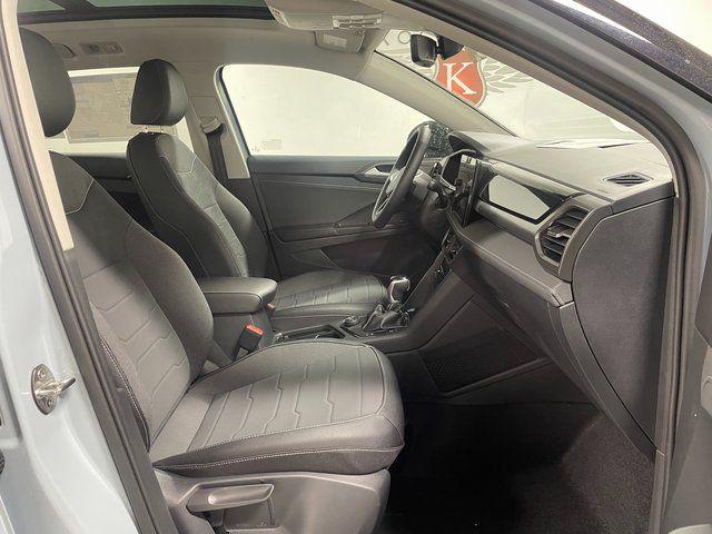 2026 Volkswagen Taos SE Black
