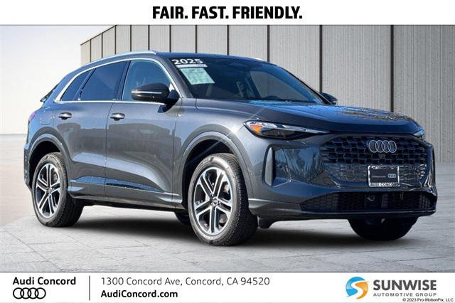 2025 Audi Q5 quattro Premium 40 TFSI