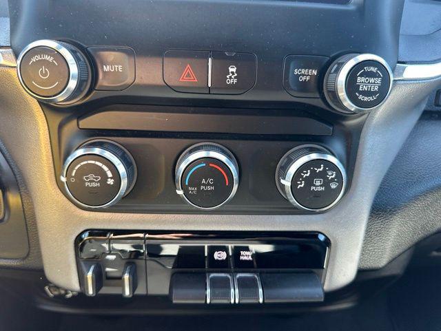 2024 Ram 3500 Big Horn Crew Cab 4x4 8' Box