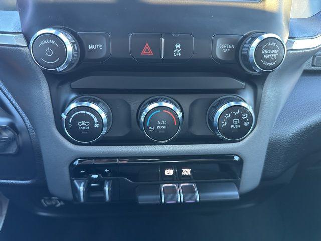 2024 Ram 3500 Big Horn Crew Cab 4x4 8' Box