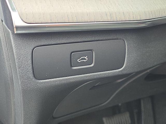 2026 Volvo XC90 B6 Ultra Dark Theme 7-Seater