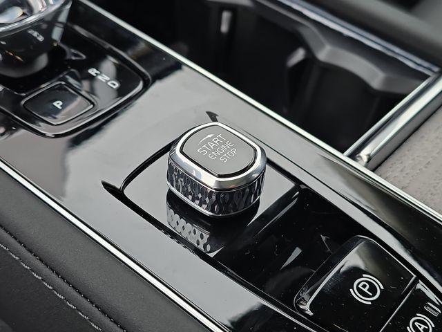 2026 Volvo XC90 B6 Ultra Dark Theme 7-Seater