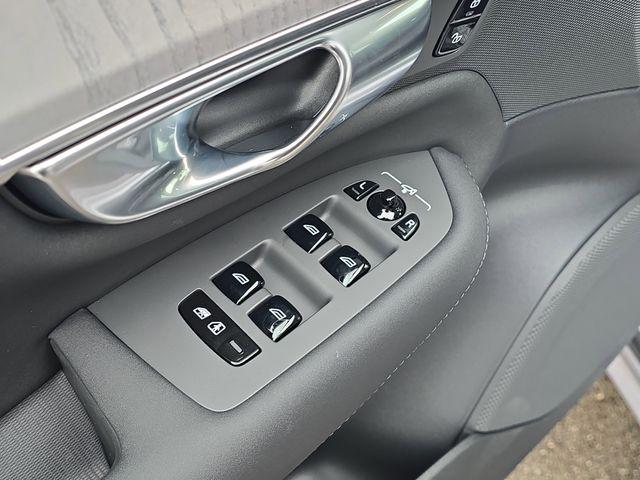 2026 Volvo XC90 B6 Ultra Dark Theme 7-Seater