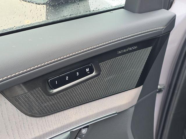 2026 Volvo XC90 B6 Ultra Dark Theme 7-Seater