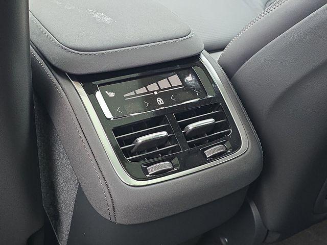 2026 Volvo XC90 B6 Ultra Dark Theme 7-Seater