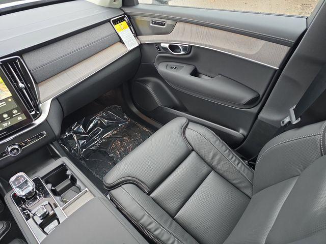 2026 Volvo XC90 B6 Ultra Dark Theme 7-Seater