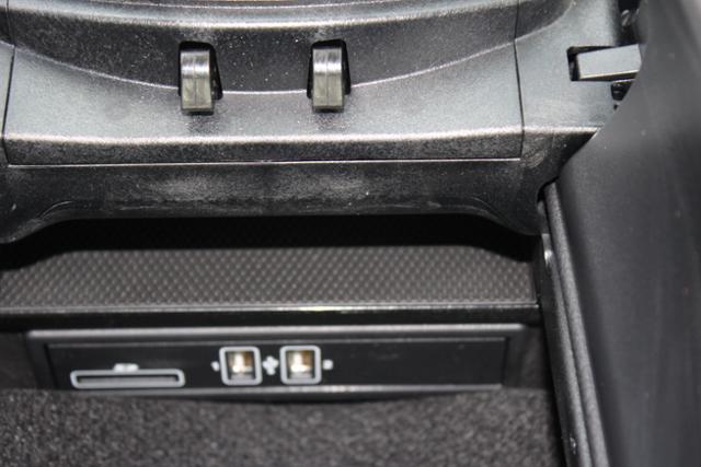 2016 Mercedes-Benz C-CLASS 4dr Sdn C300 4MATIC