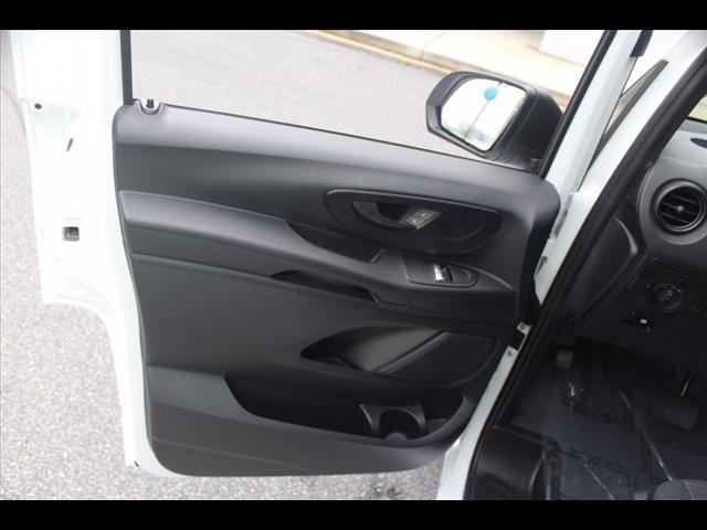 2017 Mercedes-Benz Metris Cargo Van Standard Roof 126" Wheelbase