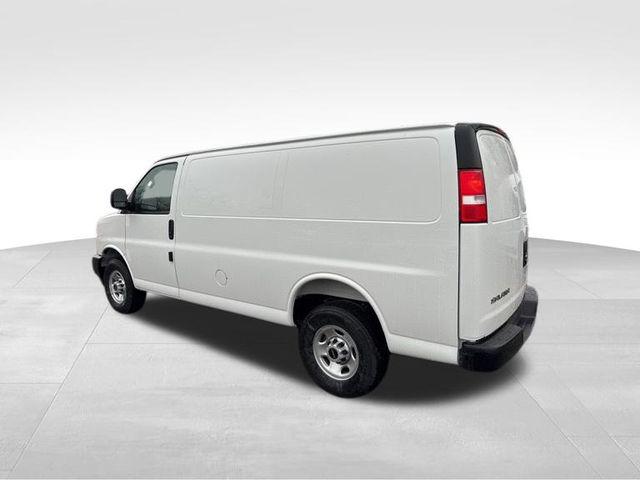 2025 GMC Savana Cargo RWD 2500 Regular Wheelbase Work Van