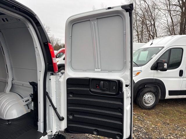 2025 GMC Savana Cargo RWD 2500 Regular Wheelbase Work Van