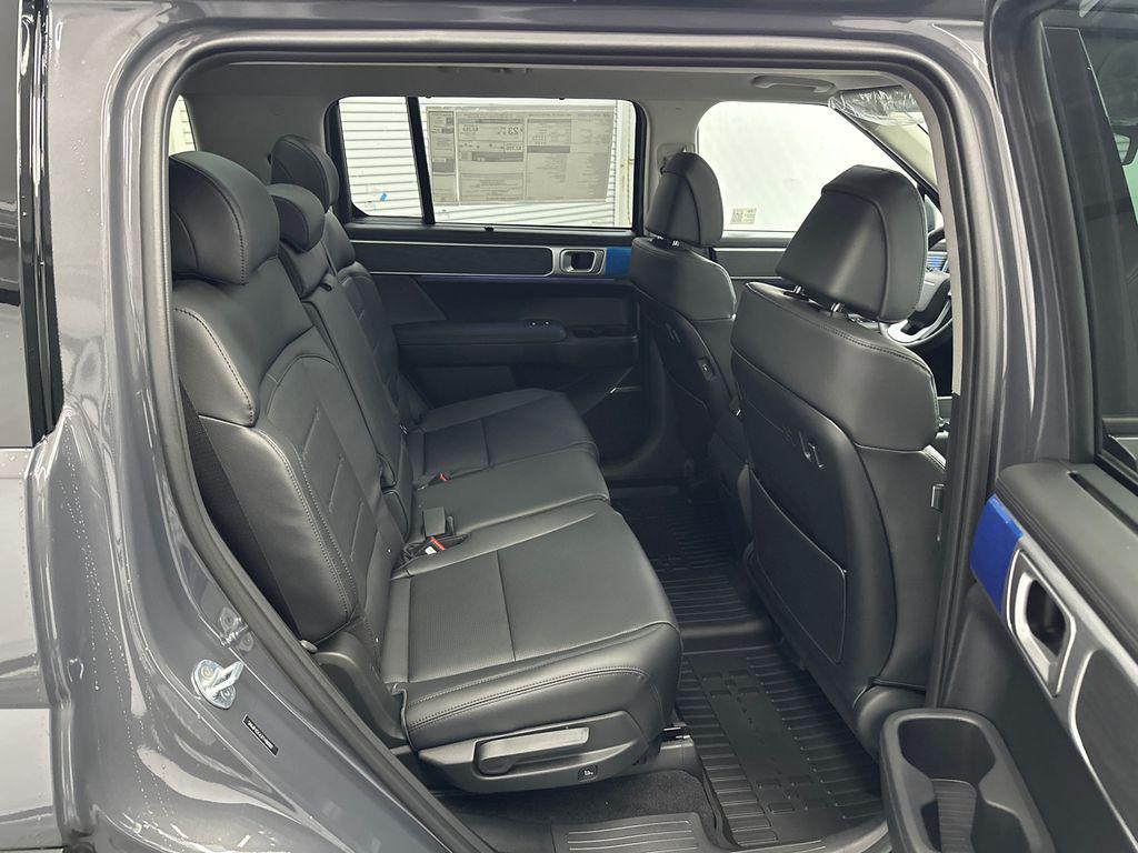 2026 Hyundai Santa Fe Limited - Photo 17