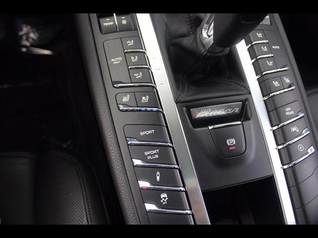 2015 Porsche Macan Turbo