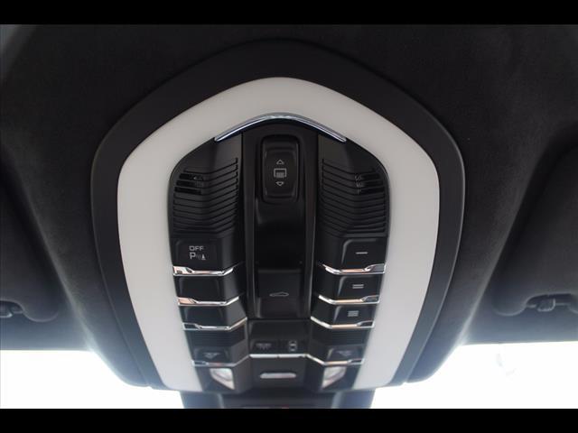 2015 Porsche Macan Turbo