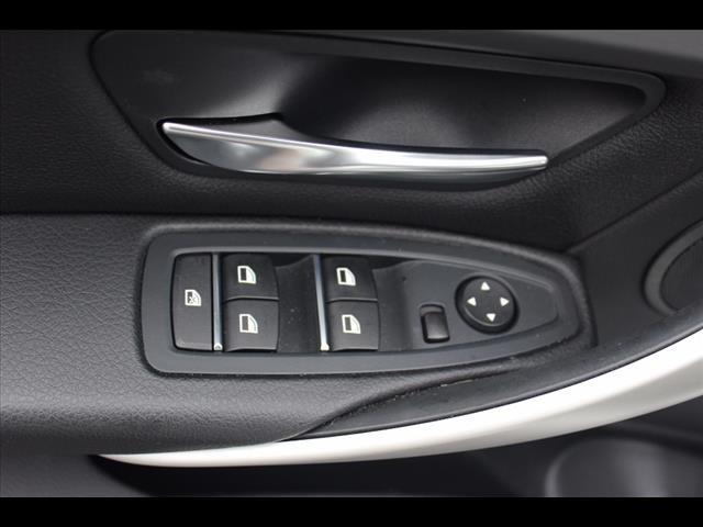 2017 BMW 3 Series 320i xDrive