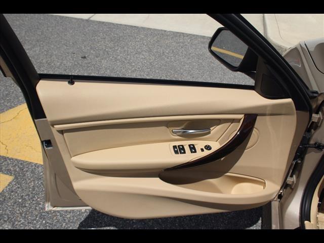 2015 BMW 3 Series 320i