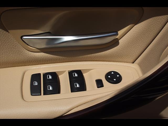 2015 BMW 3 Series 320i