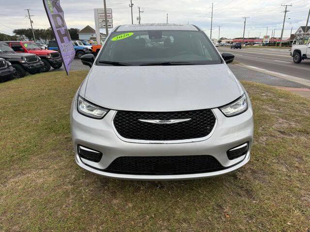 2026 Chrysler Pacifica Select AWD