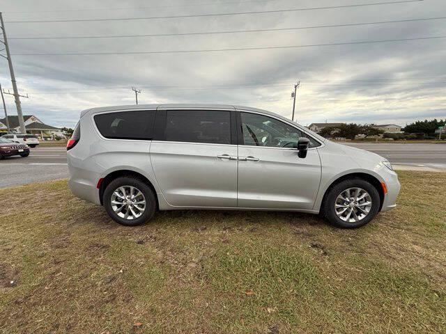 2026 Chrysler Pacifica Select AWD