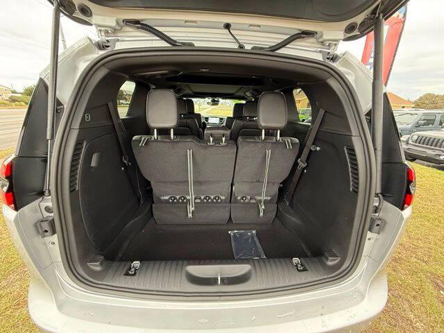 2026 Chrysler Pacifica Select AWD