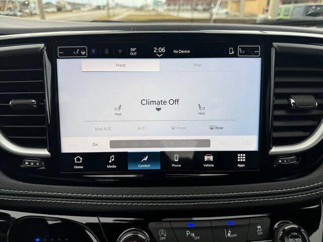 2026 Chrysler Pacifica Select AWD
