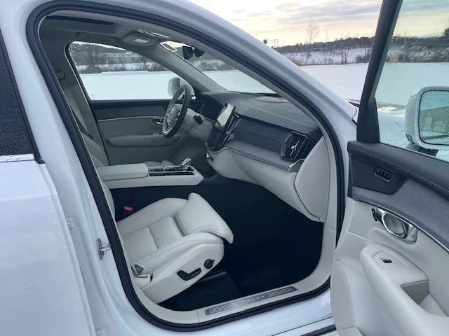 2026 Volvo XC90 Ultra, B6 AWD Gas (mild hybrid), Gasoline, Bright, 7 Seats