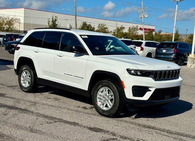 2025 Jeep Grand Cherokee GRAND CHEROKEE LAREDO 4X2