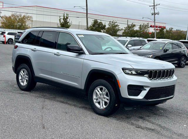 2025 Jeep Grand Cherokee GRAND CHEROKEE LAREDO 4X2