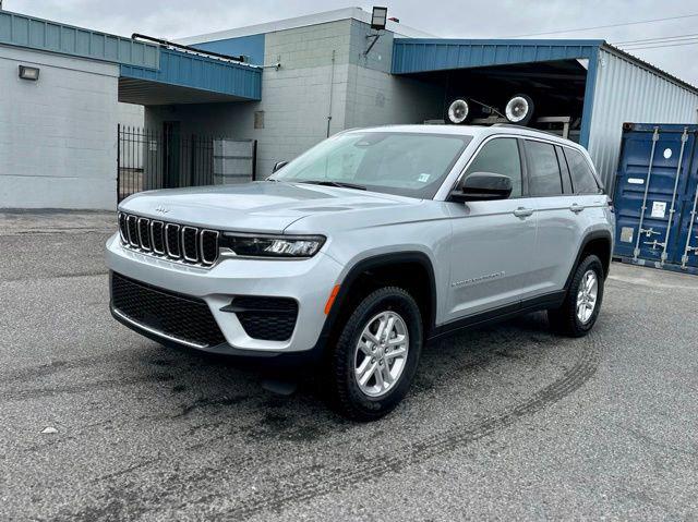 2025 Jeep Grand Cherokee GRAND CHEROKEE LAREDO 4X2