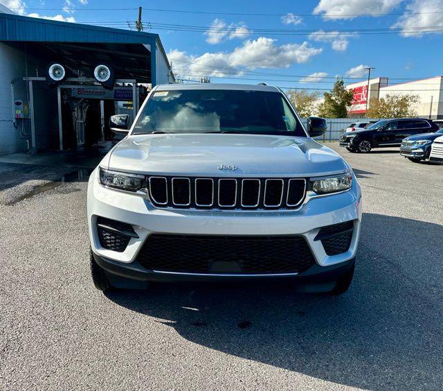 2025 Jeep Grand Cherokee GRAND CHEROKEE LAREDO 4X2