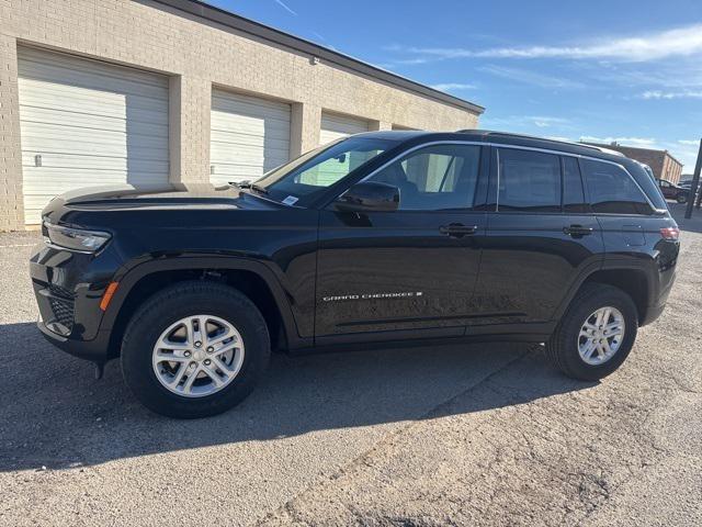 2025 Jeep Grand Cherokee GRAND CHEROKEE LAREDO 4X4